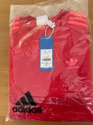 adidas トレーナー　未使用