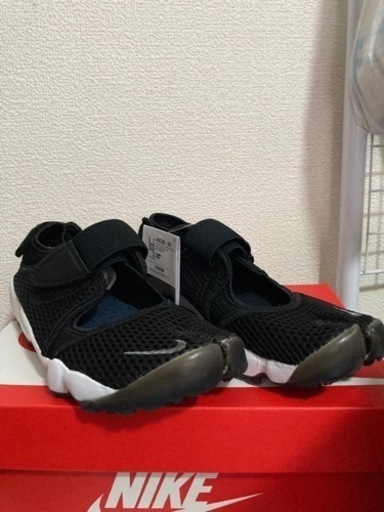 新品　NIKE WMNS AIR RIFT 24cm