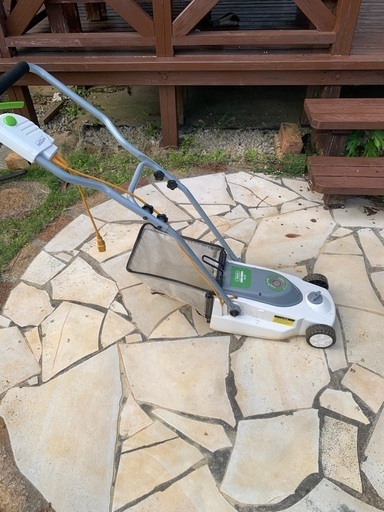 YAMAZENの芝刈り機
