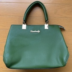 緑色のミニバッグ