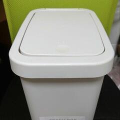 ワンタッチ☆ふた付きゴミ箱　17.5cm×22.5cm×高さ26...