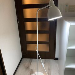 【ネット決済】【中古傷あり】IKEAフロア/読書 ランプ, ホワ...