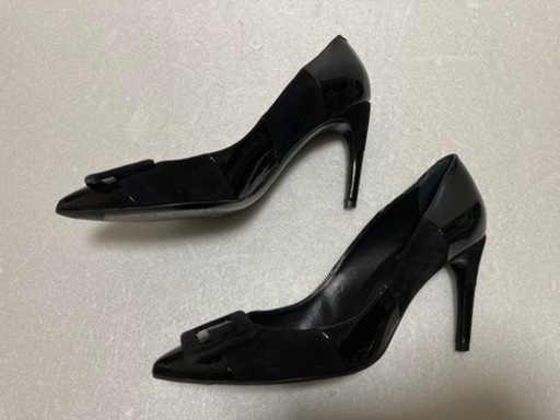 ロジェヴィヴィエ Roger Vivier 黒色エナメル ピンヒール ハイヒール