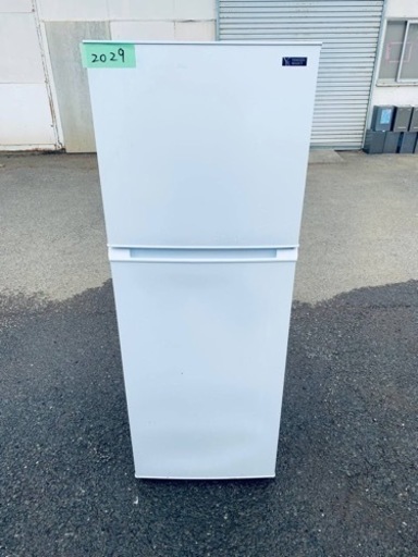 ✨2019年製✨ 2029番 ヤマダ電機✨冷凍冷蔵庫✨YRZ-F23G1‼️