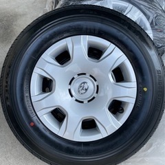 ハイエース　純正タイヤ　15インチ　新車外し ハイエース タイヤ 新車外し 純正15インチ
