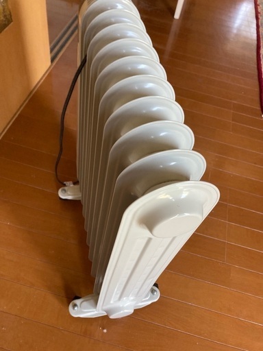 デロンギ オイルヒーター ミニ 足元ヒーター おしゃれ 遠赤外線