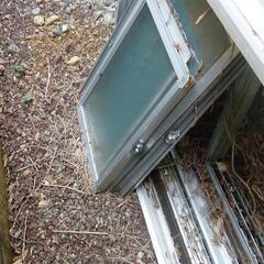 決定致しました。値下げ！します、1点が売れましたので、アルミサッシ数点まとめて引き取りして戴ける方宜しく御願いします