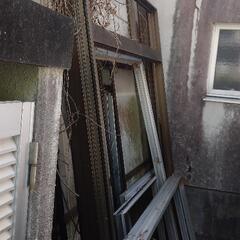 決定致しました。値下げ！します、1点が売れましたので、アルミサッシ数点まとめて引き取りして戴ける方宜しく御願いします