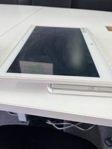 LAVIE Frista パソコン 折り畳みキーボード収納 オフィス家具お譲りし