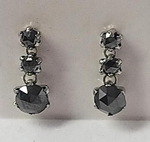 天然ブラックダイヤモンド ピアス