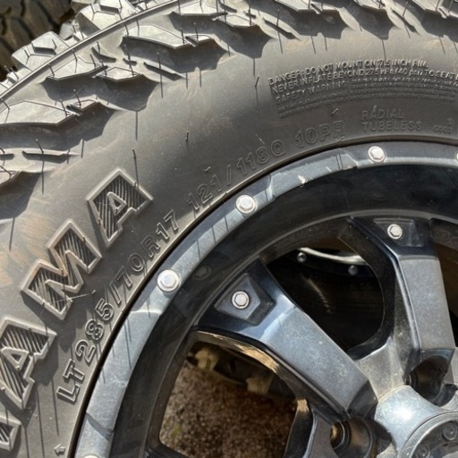 MTタイヤ付きホイール　プラド、fjクルーザーなど