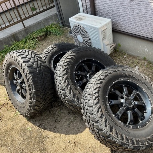 MTタイヤ付きホイール　プラド、fjクルーザーなど