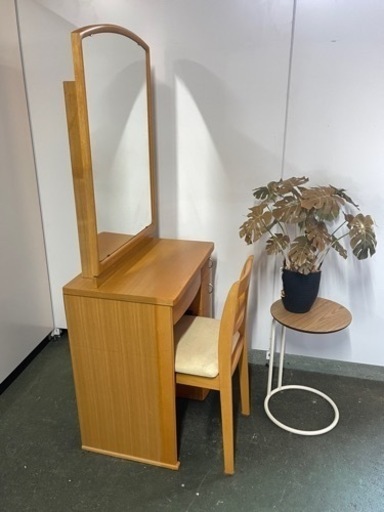 激安‼️ドレッサーコンセントと椅子付き　幅60cm