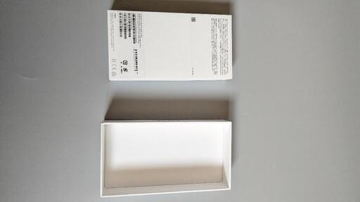 新品未使用　iPhone SE2