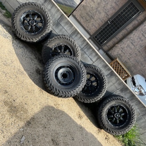 MTタイヤ付きホイール　プラド、fjクルーザーなど