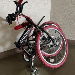 【北見市発】グラフィス GRAPHIS 折りたたみ自転車 PH9NJ00716 6段ギア 22インチ ブラック×レッド (E1587awraY)