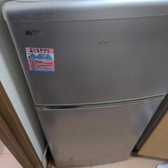 冷蔵庫（引き取り手には3000円差し上げます。）