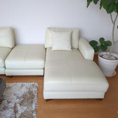 大きめのソファ（オフホワイト）