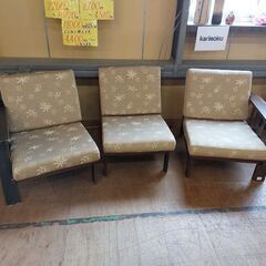 【愛品倶楽部柏店】　カリモク　セパレート３人掛けリビングチェア　和風民芸タイプ