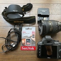 美品 ！Nikon D3000+NIKKOR ED F3.5-4.5D 純正HB-23 フード付