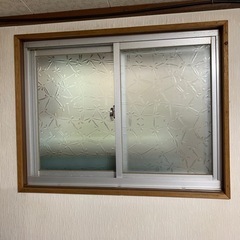 昭和レトロ　窓枠　窓ガラス　サッシ　網戸つき