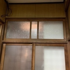 窓ガラス　古民家　昭和レトロ　10