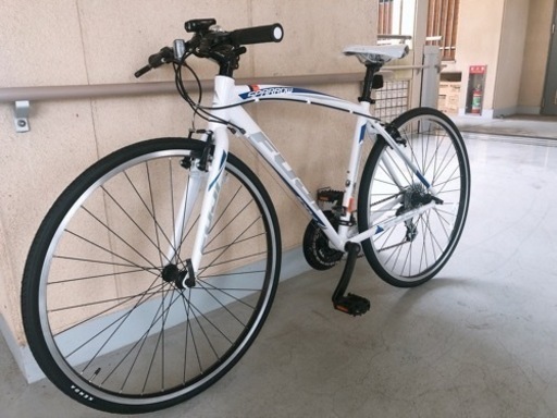 クロスバイク Fuji SPARROW 8×3の24段