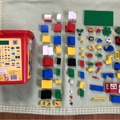 LEGO 赤、青、緑。赤のみそろってます。0円。