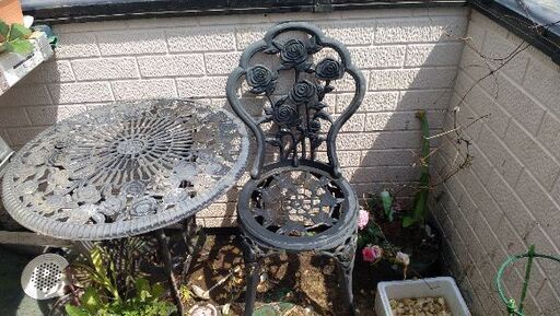 ガーデンテーブル椅子セット