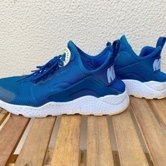 ２５.０cm NIKE AIR HUARACHE RUN ULT...