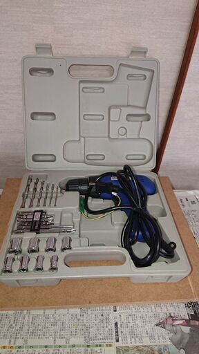 収納ケース付き電動ドリル・ドライバーセット