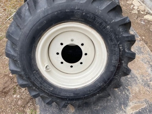 タイヤショベル夏タイヤホイール付き 12.5/70r16