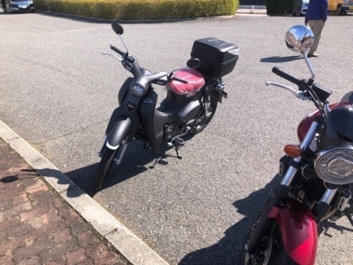 ホンダＣ125 人気の新色　ダークグレー