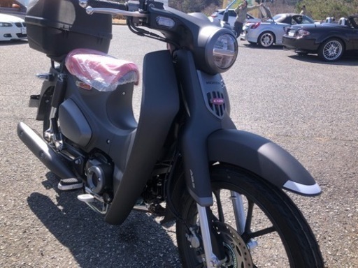 ホンダＣ125 人気の新色　ダークグレー