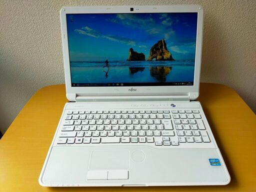 FUJITSU LIFEBOOK i7 /8GB/SSD 256 未使用 /MADE IN JAPAN