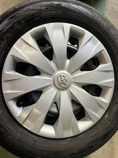 トヨタ純正195/65R15　鉄チン　80系ノア/ヴォクシーホイールキャップ付き