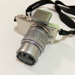 【ネット決済・配送可】OLYMPUSカメラ