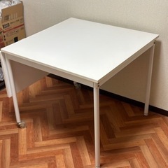 白　折りたたみテーブル(購入時価格約6万円)