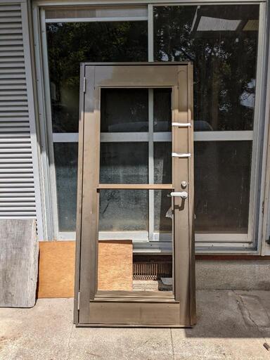 美品　勝手口ドア　ガラスなし