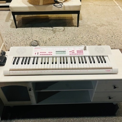 【売約済み】　カシオ CASIO LK-121 [電子キーボード 61鍵 光ナビゲーション] ピアノ　電子ピアノ