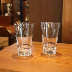 フランスの老舗クリスタルブランド BACCARAT(バカラ)のVEGAシリーズ ペア ハイボールグラスです！光が反射すると特徴のあるステムが美しい輝きを放つ、ギフトにもぴったりなペアタンブラー♪DD410