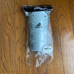 adidas シンガード　新品