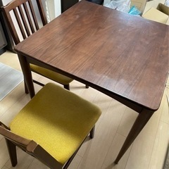 テーブル、椅子×2 
