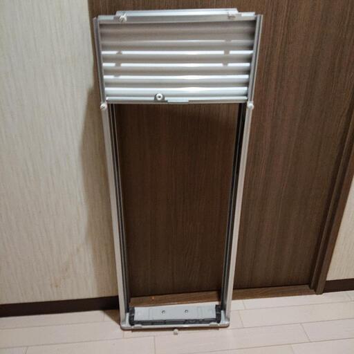 コロナウィンドウエアコン窓枠
