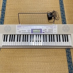 CASIO LK-122 光ナビゲーション 電子キーボード