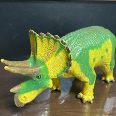トリケラトプス 恐竜 リアルで可愛い おもちゃ
