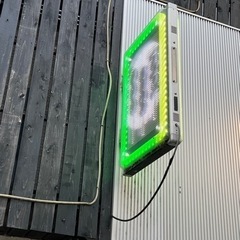 店舗についてる電光掲示板