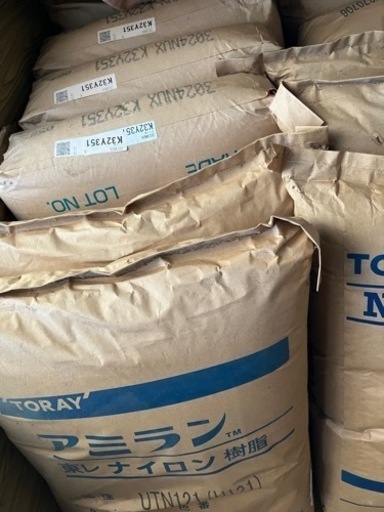アミラン東レナイロン樹脂25kg1袋(19000円)