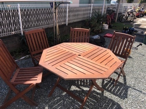 【終了】ガーデン用テーブルと椅子４脚