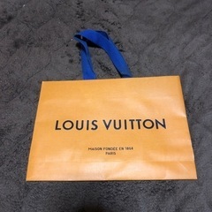 LOUIS VUITTONの紙袋　